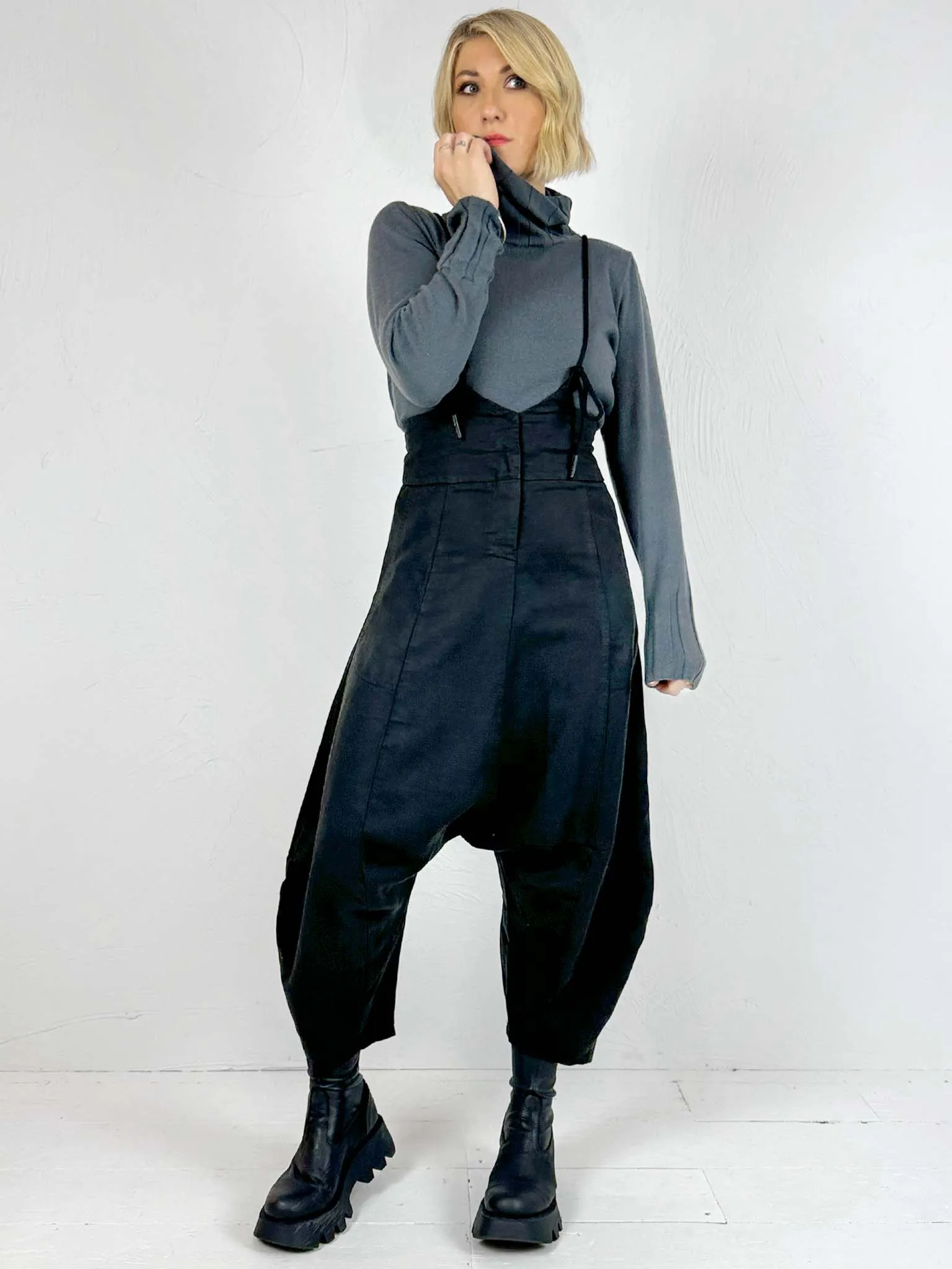 070 Black Strappy Dungarees
