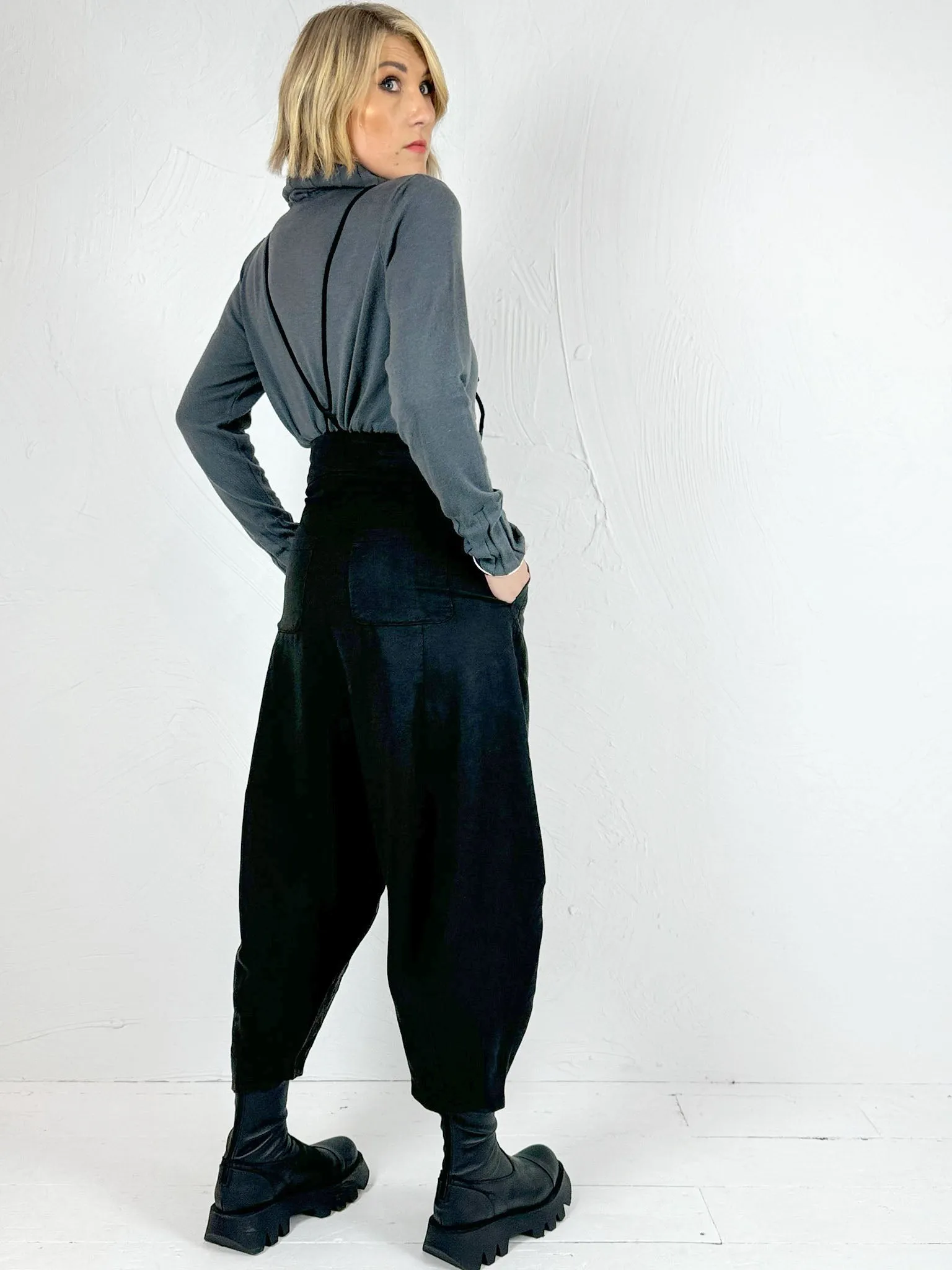 070 Black Strappy Dungarees