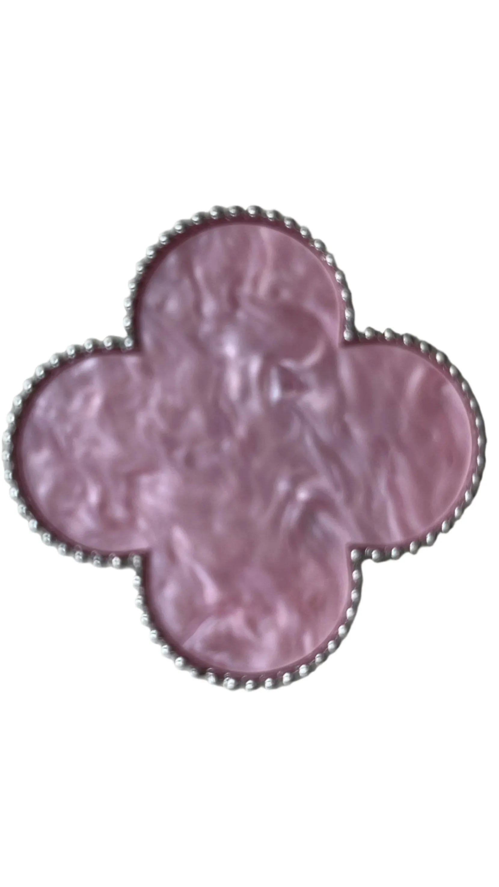 Clover magnetic brooch
