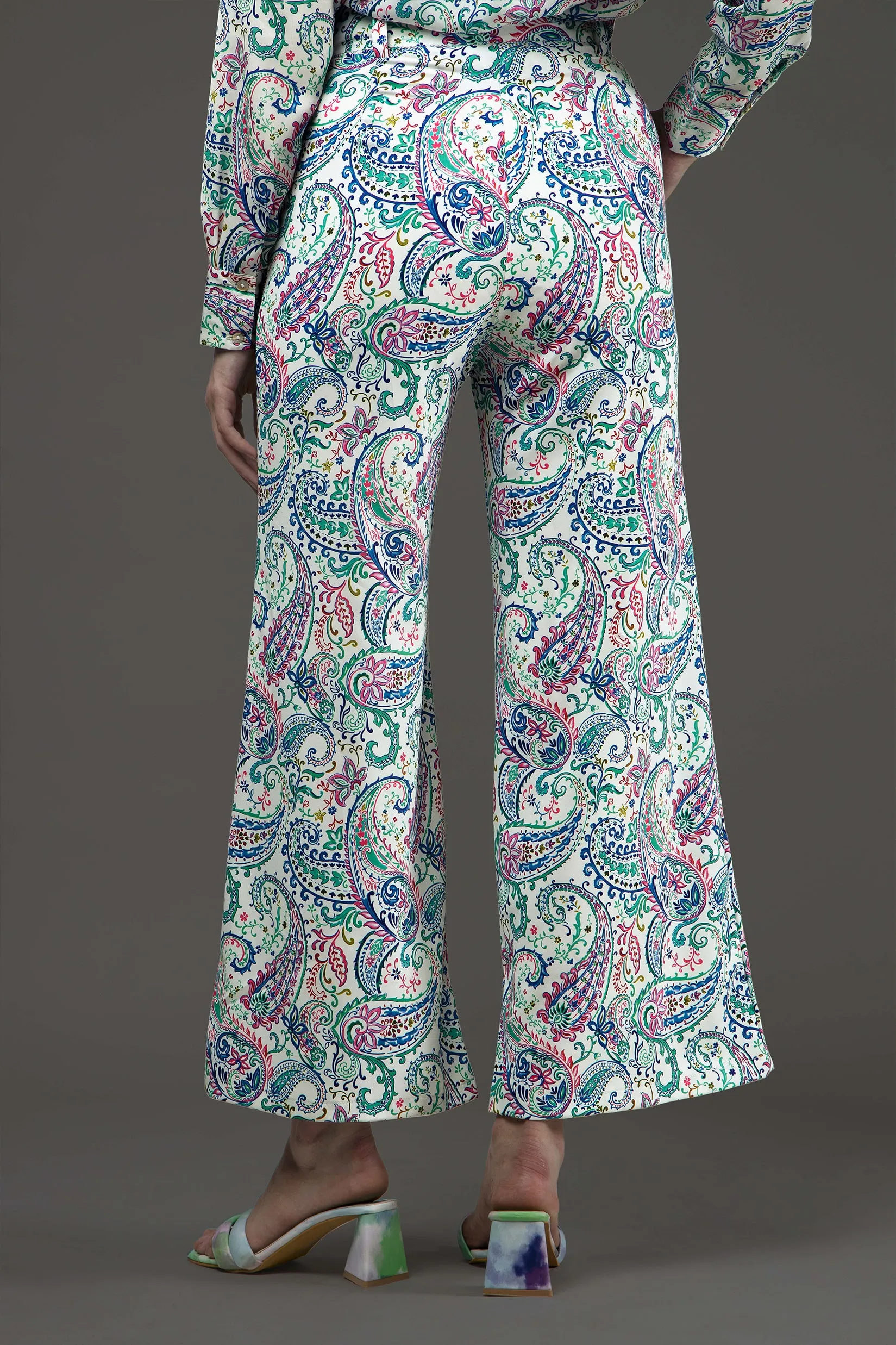 Paisley Regular Fit Zip Closure Bottom