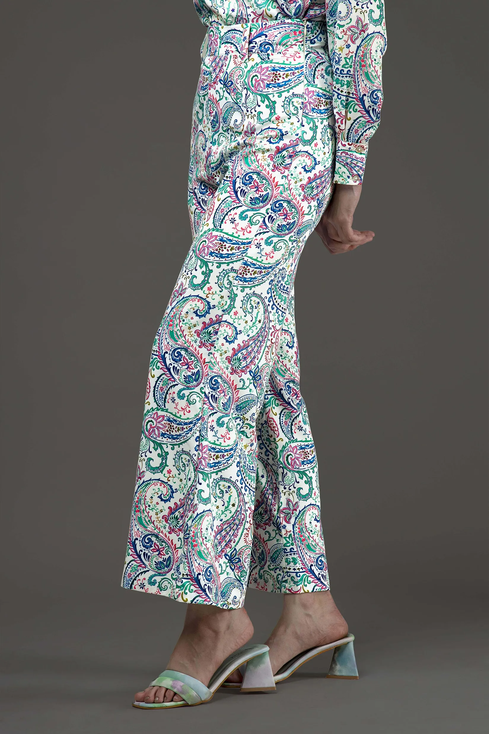 Paisley Regular Fit Zip Closure Bottom