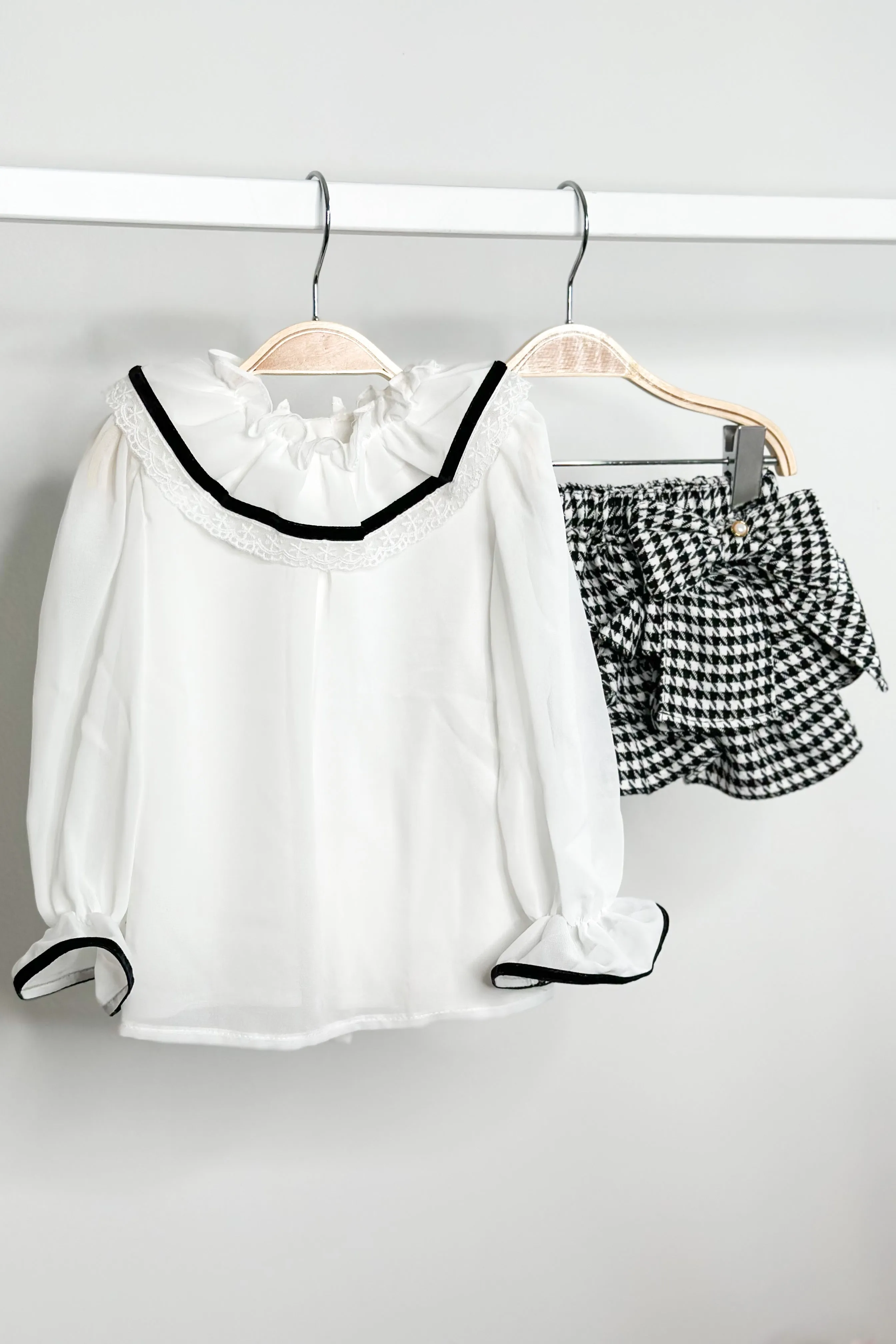 "Dixie" Blouse & Black Houndstooth Skort