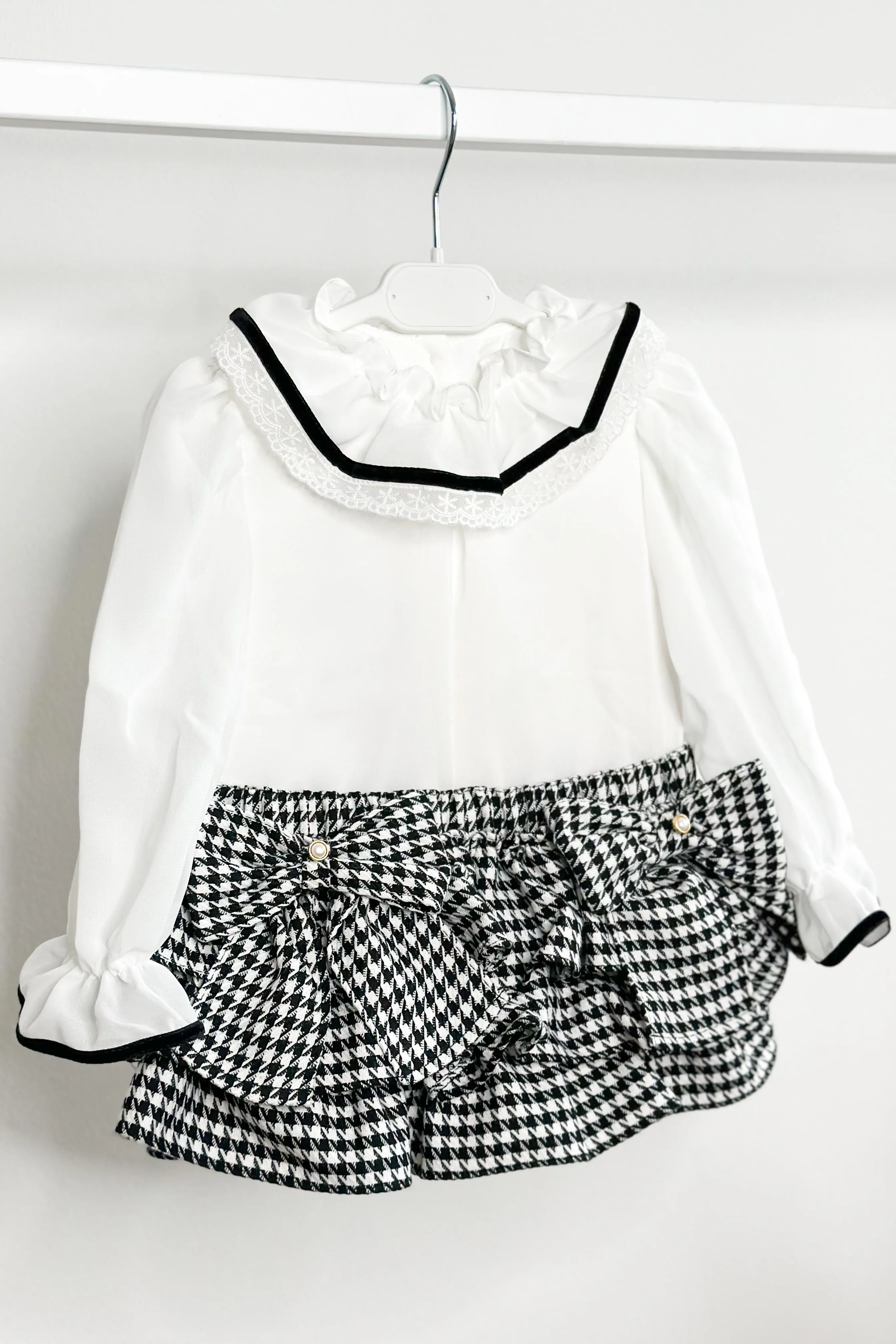 "Dixie" Blouse & Black Houndstooth Skort