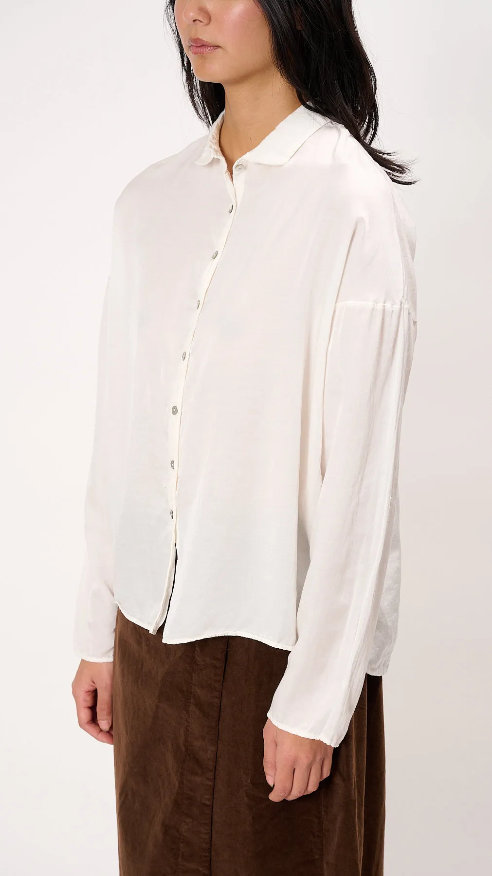 Silk Short Collar Shirt in Milk